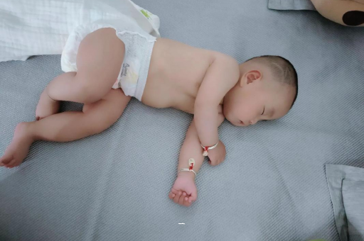 保亭怀孕肚子撑的难受